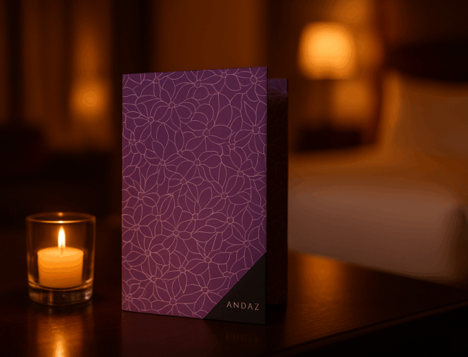 In-Room-Dining-Karten: Wenn Luxus bis ans Bett serviert wird